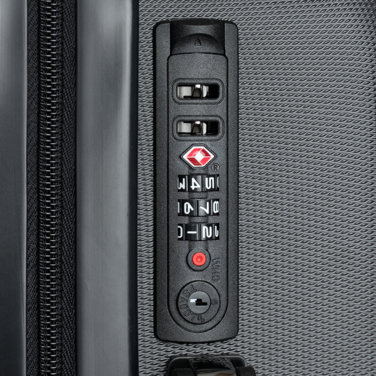 Amethyst Afterdark | Hard-Shell Spinner Suitcase